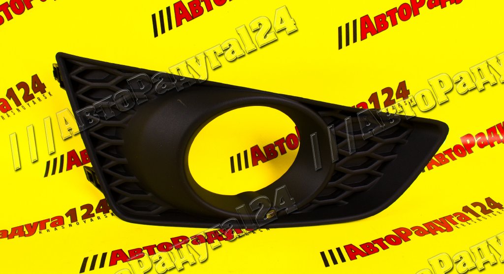 Облицовка ПТФ Datsun MI DO правая (622575PA0C)