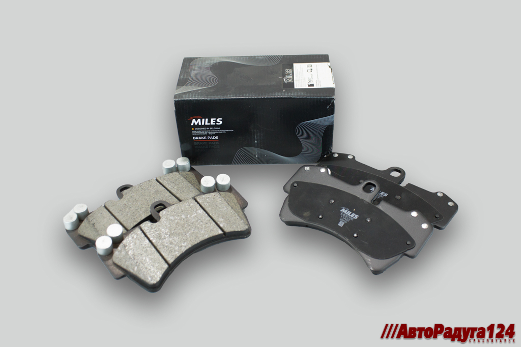 Колодки Audi Q7, Volkswagen Touareg, Porsche Cayenne (2002-) передние R18 (E400106) (Miles)